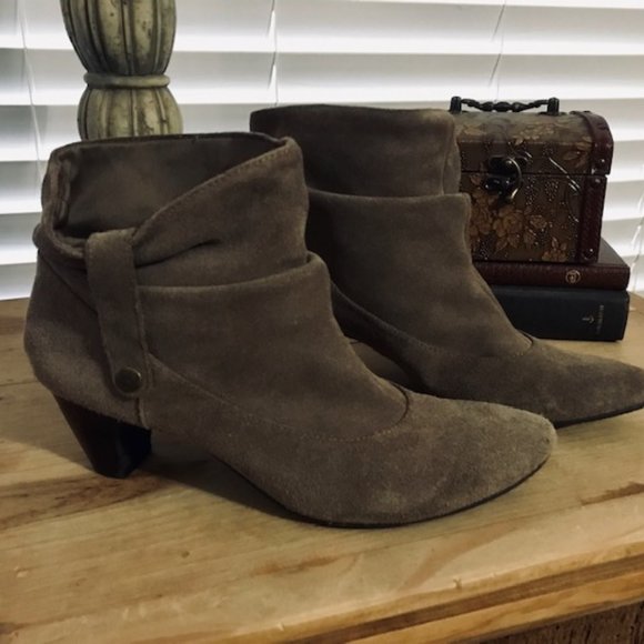 Easy Spirit Shoes - Easy Spirit Tan Suede Ankle Booty